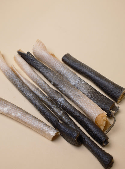 Freeze-dried Salmon Skin Roll 凍乾三文魚皮卷